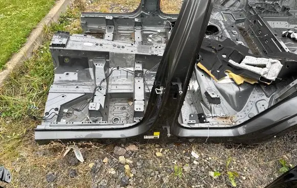Porsche Cayenne (9Y0 9Y3) Pillar (middle) 