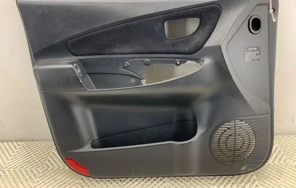 Hyundai Tucson JM Front door card panel trim 
