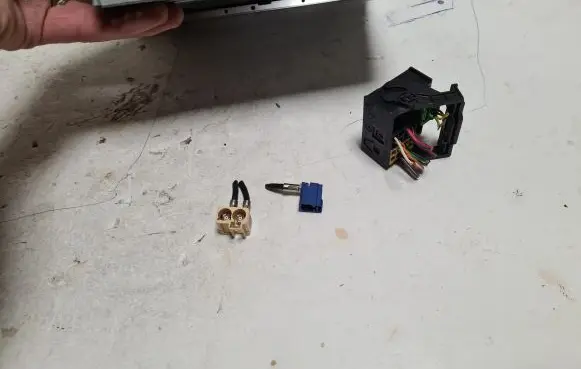 Audi A4 S4 B7 8E 8H Sound system wiring loom 3B7035444 8E0035192S