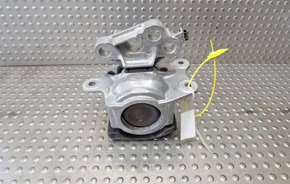 Land Rover Evoque II Engine mount vacuum valve K8D2-7M121-AE