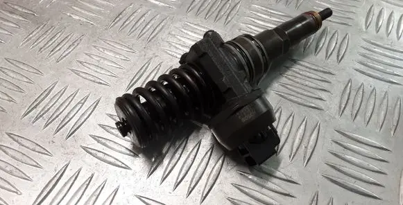Volkswagen Golf Plus Fuel injector 038130073AG 0414720215