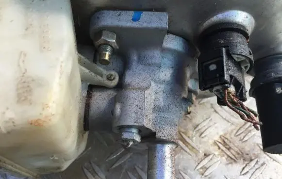Mercedes-Benz S W220 Master brake cylinder