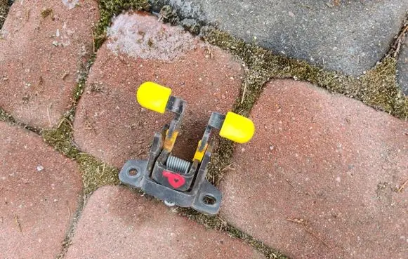 Loading door lock