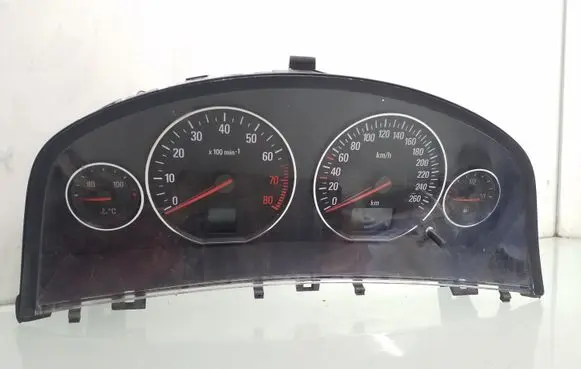 Opel Signum Speedometer (instrument cluster) 13136724HL 88311337