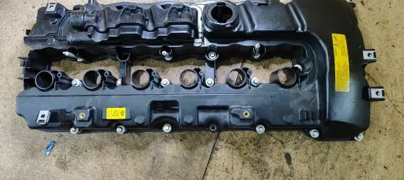 BMW X5 E70 Rocker cam cover 7565284 7598859 57251