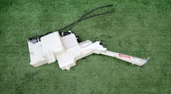 Nissan Qashqai J12 Windshield washer fluid reservoir/tank 289106UA0A
