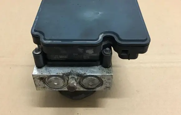 Dodge Grand Caravan ABS Pump P05154911AD 05154911AD 0265956023