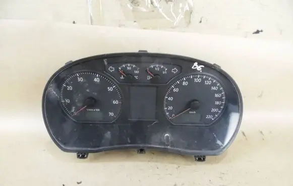 Volkswagen Polo IV 9N3 Speedometer (instrument cluster) 6Q0920803E VWZ7Z0E1596838 0405003