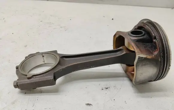 Dodge RAM Piston with connecting rod 142T5C
