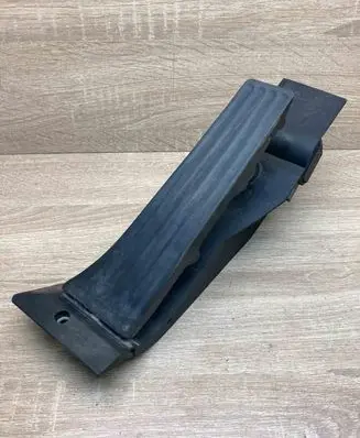 BMW 5 E60 E61 Accelerator throttle pedal 6786286 25916010