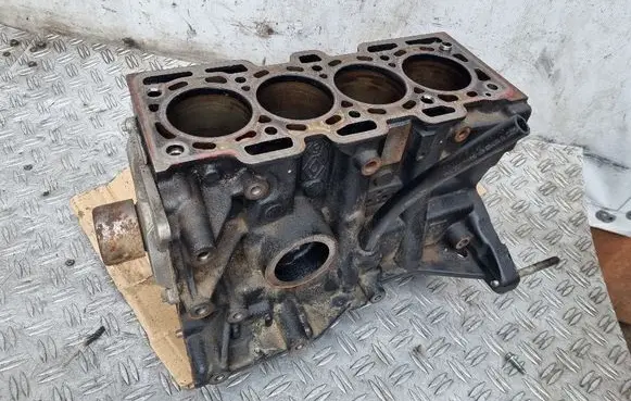 Renault Twingo II Engine block K9KP820 629925