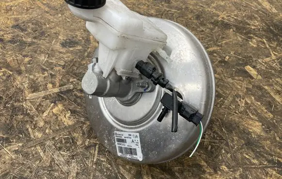 Opel Grandland X Brake booster 9807687080