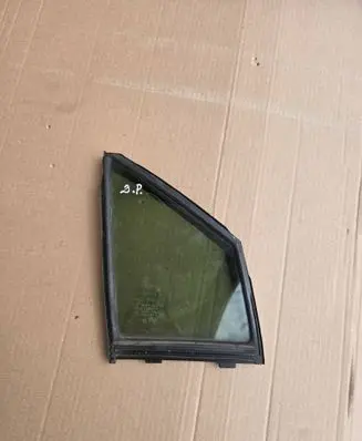 Toyota Prius (XW50) Front door vent window glass four-door 6821547010