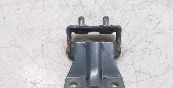 Subaru Outback Tailgate/trunk/boot hinge