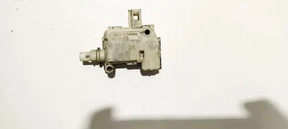 Volkswagen Golf IV Central locking motor 4l0754609