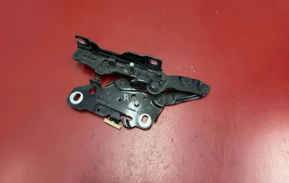 BMW X3 G01 Engine bonnet/hood hinges 7397500