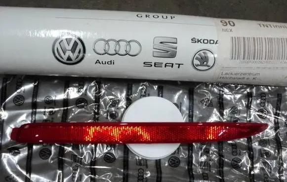 Skoda Octavia Mk2 (1Z) Rear tail light reflector 1Z0945105A