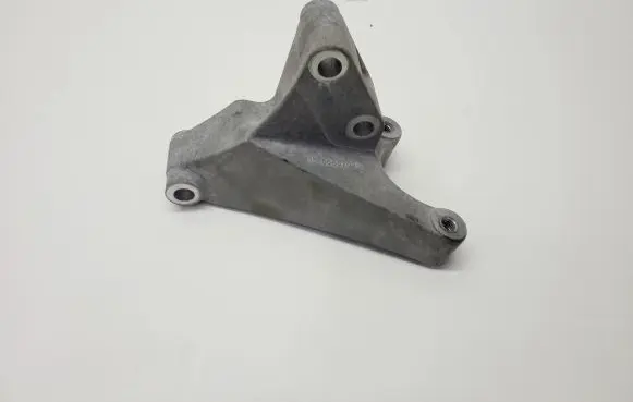 Buick Encore I Engine mounting bracket 545275919