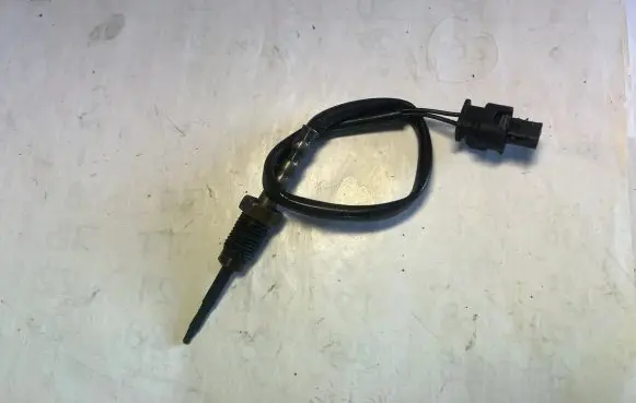 BMW 3 E90 E91 Exhaust gas temperature sensor 7805607