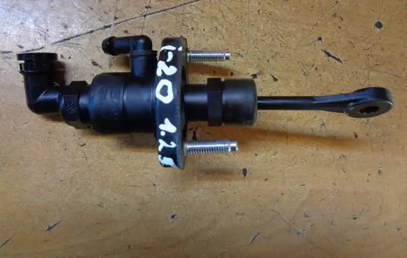 Hyundai i20 (GB IB) Clutch master cylinder