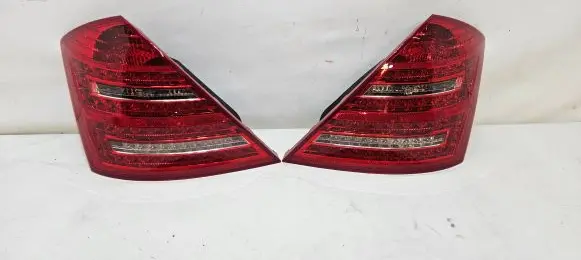 Mercedes-Benz S W221 Rear/tail lights A2218201364 A221820164