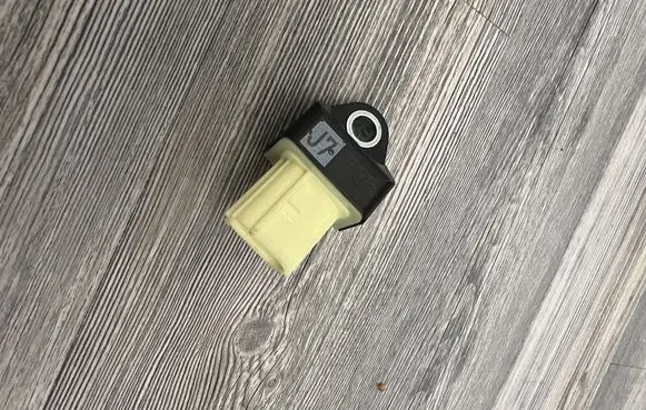 Toyota C-HR I Airbag deployment crash/impact sensor 89831F4020