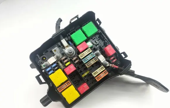 Peugeot 2008 I Fuse box set