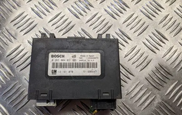 Opel Zafira B Parking PDC control unit/module 13181070