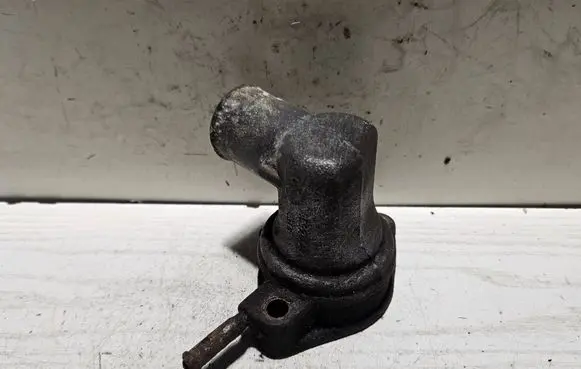 Ford Granada Thermostat/thermostat housing 83HF8592AC 8592AC