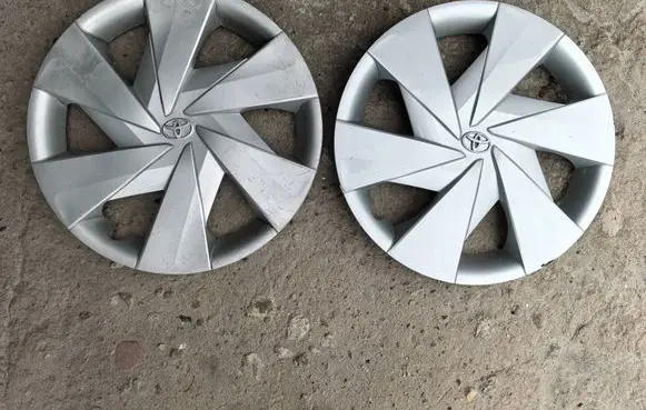 Toyota Aygo AB40 R15 wheel hub/cap/trim 426020H110