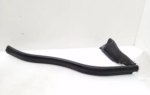 Mercedes-Benz CLS C218 X218 Engine compartment rubber A2186280098