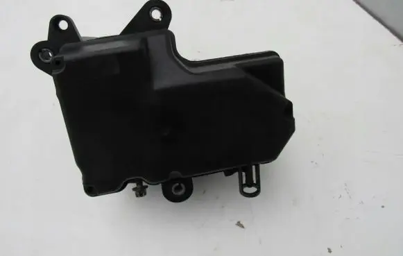 Mercedes-Benz S W222 Coolant expansion tank/reservoir A6560700068