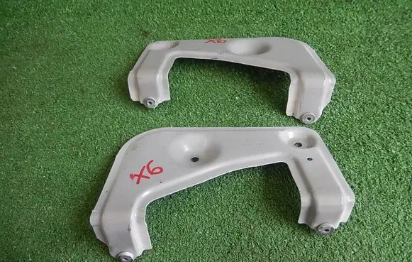 BMW X6 G06 Fender mounting bracket 7418220