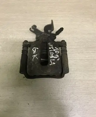 Opel Insignia A Rear brake caliper