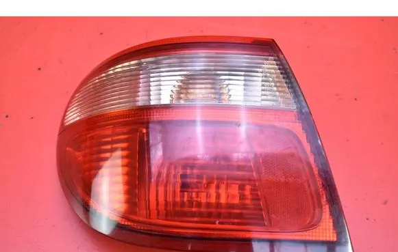 Nissan Almera Tino Rear/tail lights