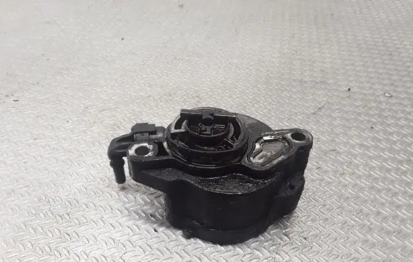Ford Focus Vacuum pump D1562C