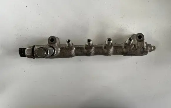 Fuel main line pipe
