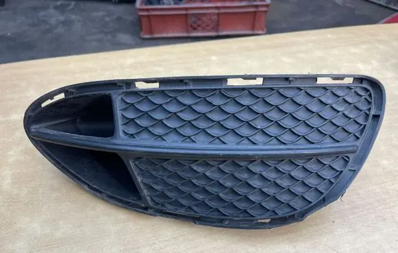 Mercedes-Benz E W212 Front fog light trim/grill A2128852822
