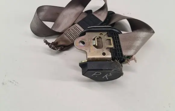 Audi A6 S6 C5 4B Front seatbelt 4B0857705A 21012000 560680500A