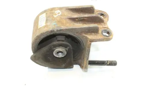 KIA Sorento Engine mount bracket