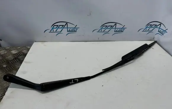 Volkswagen II LT Windshield/front glass wiper blade 2D1955407
