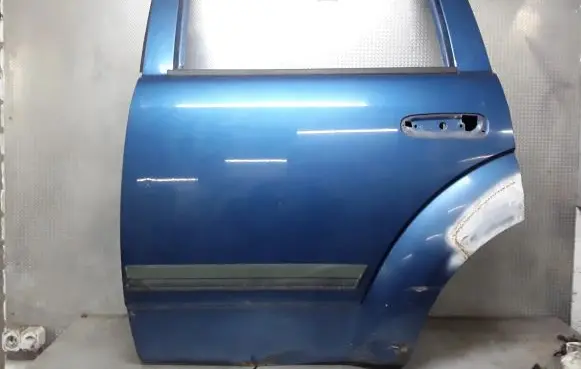 Dodge Durango Rear door