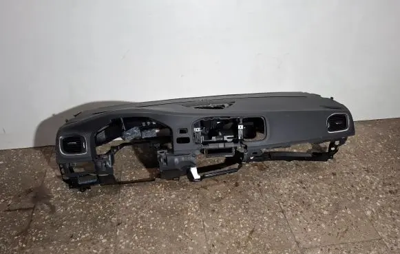 Volvo V60 Dashboard 30791701 30791695 616289100C