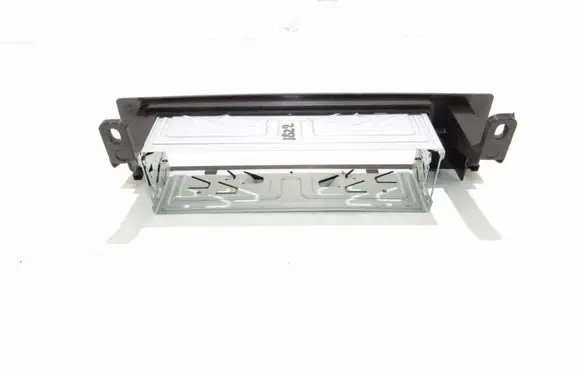 BMW 1 E82 E88 Radio/GPS head unit trim Nėra