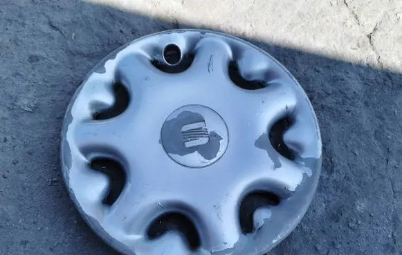 Seat Arosa R13 wheel hub/cap/trim 6K0601147G