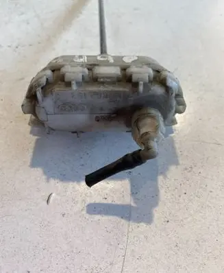 Audi A4 S4 B5 8D Central locking motor 8D0862153 963003