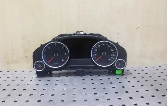 Volkswagen Touareg II Speedometer (instrument cluster) 7P6920981 0263677032