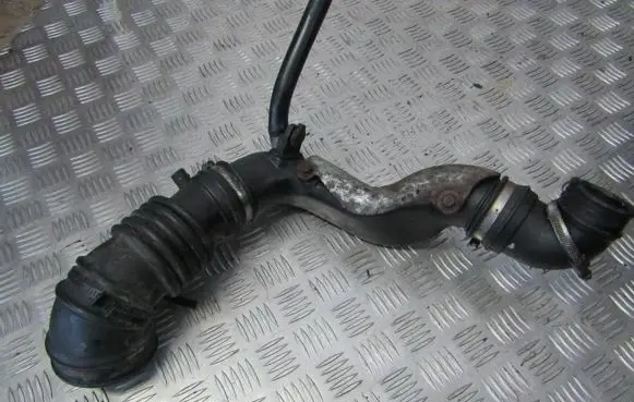 Nissan Primera Air intake hose/pipe