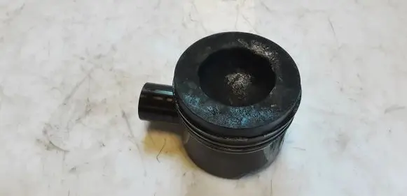 Audi A6 S6 C7 4G Piston 8372T 3R2