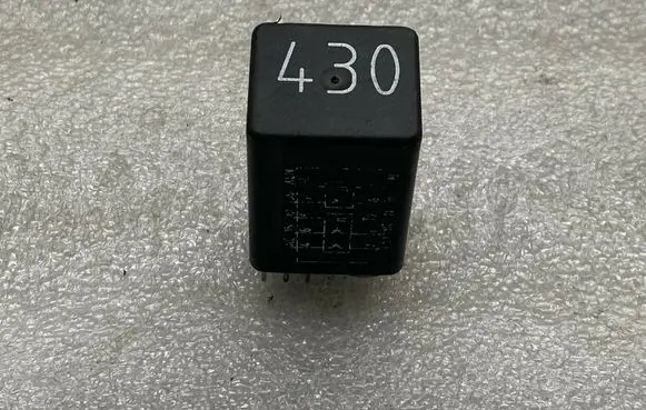 Volkswagen Sharan Fuel pump relay 7M3959143